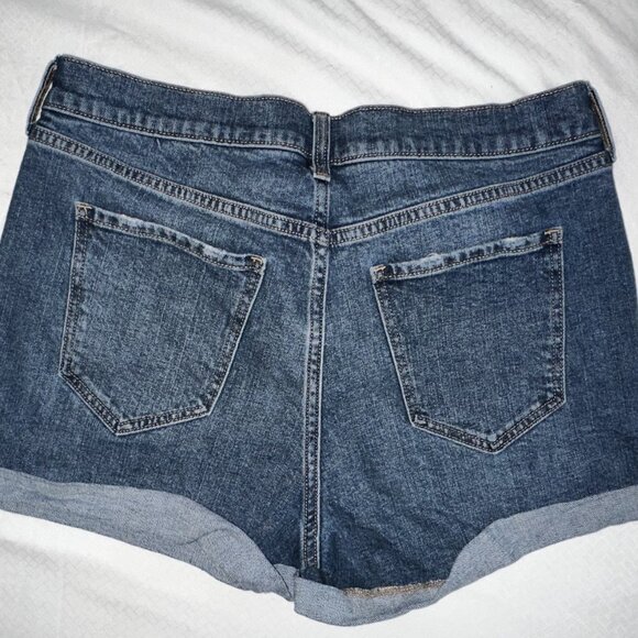 Old Navy Women’s Size 10 Mid Rise Boyfriend Denim Shorts Distressed Cuffed-A145 - Picture 3 of 6